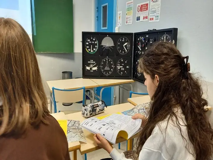 Aeroclub de la Lys Merville -BIA - Eleves en cours