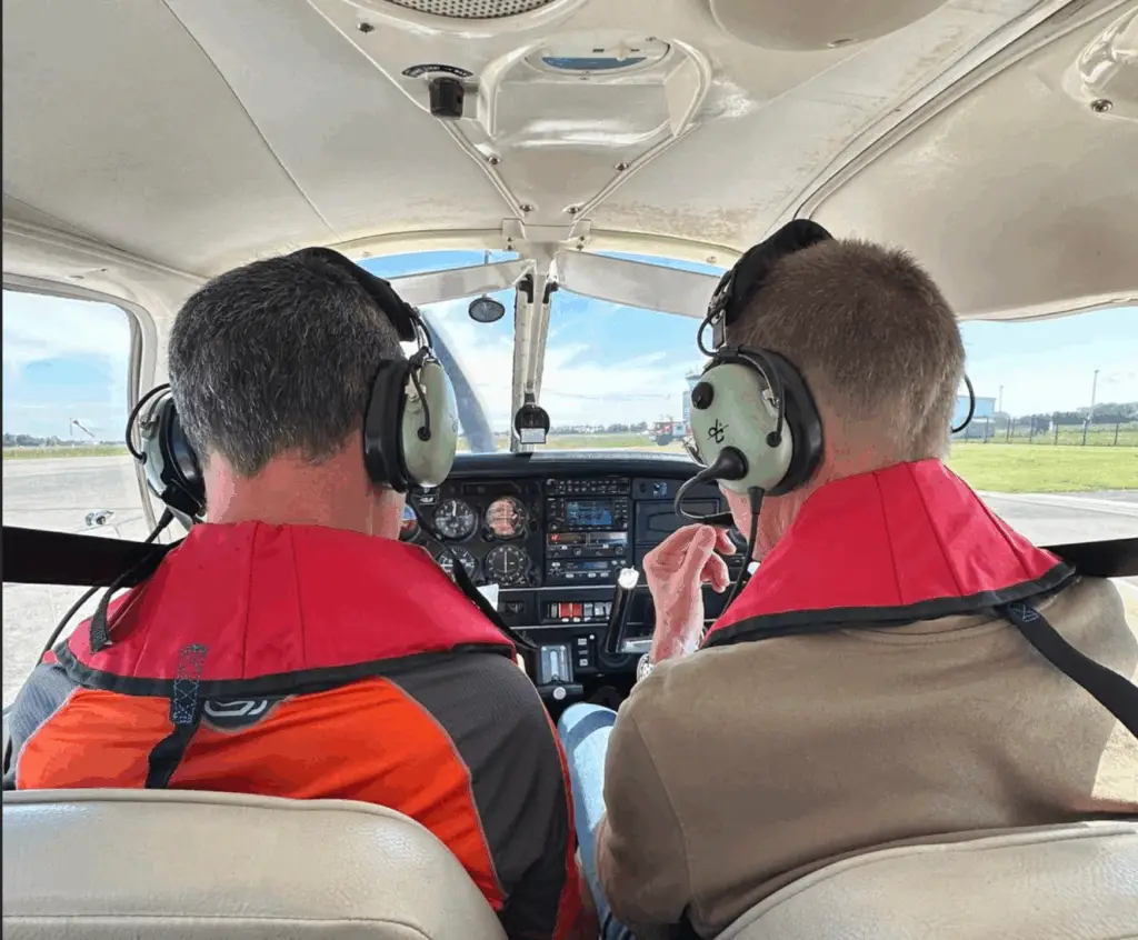 Aeroclub de la Lys Merville -PA28 en instruction